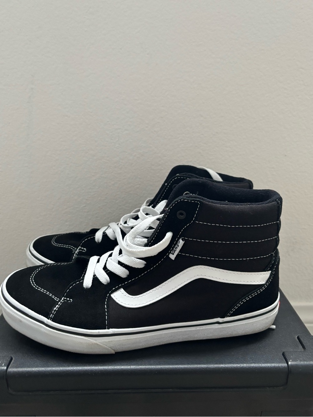Vans Classic Women's Black & White High-Top Shoes